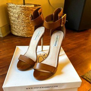 Steve Madden Marlene Heel in Cognac (Sz 8)